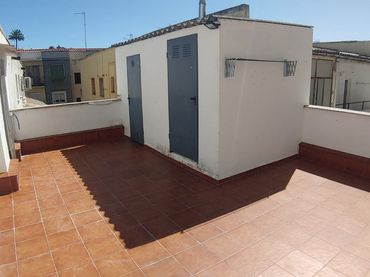 Attico con balcone in vendita a Casco Antiguo