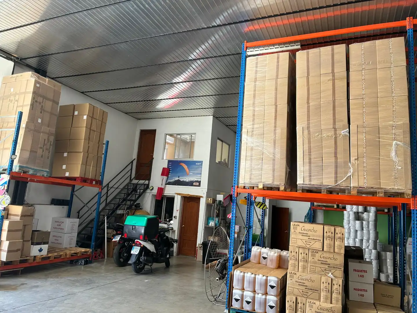 Industrial building for sale in Calle Iznatoraf, imagen 7