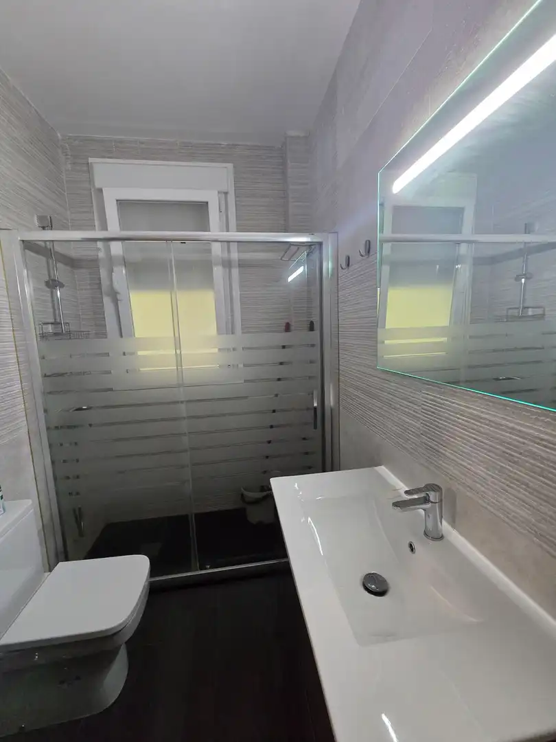 Baño de Apartamento en venta en Madrid con Calefacción y Amueblado