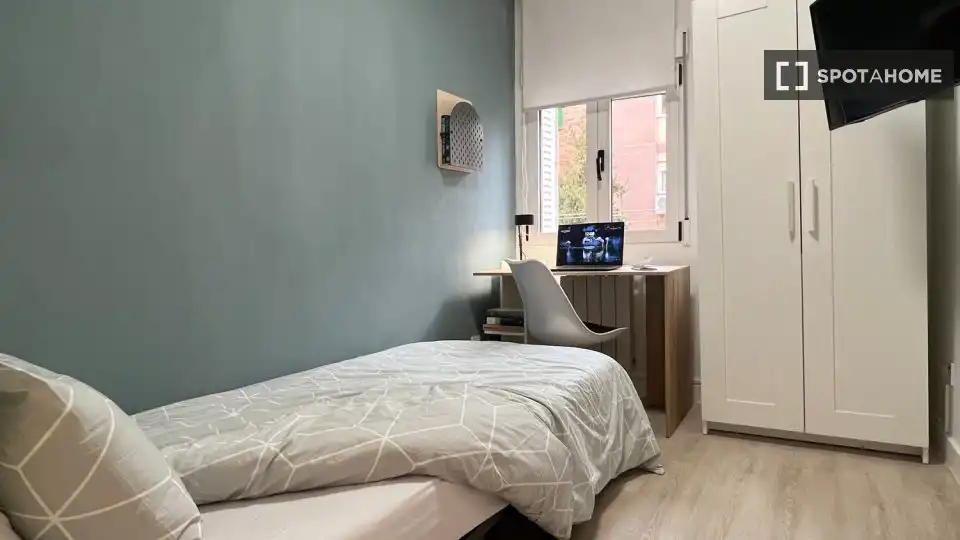 Bedroom of Flat for rent in Madrid  with Air Conditioner, Heating and Furnished