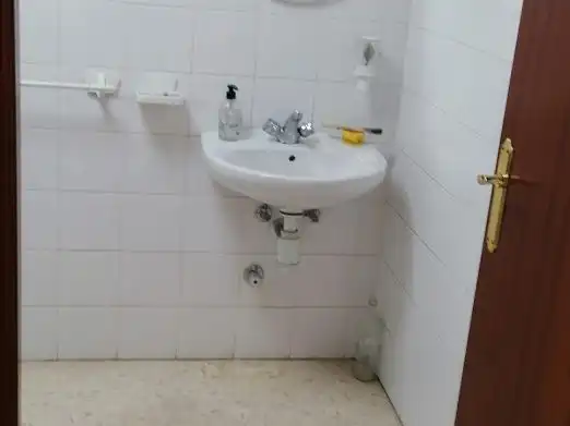 Bany de Local de lloguer en Córdoba amb Aire condicionat