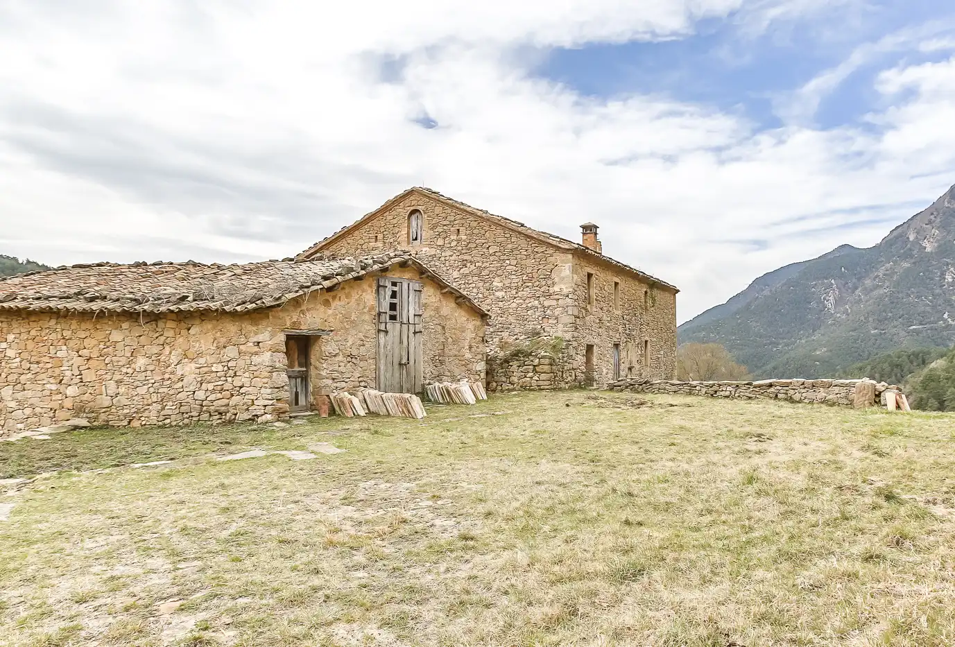 Vista exterior de Finca rústica en venda en Castell de l'Areny