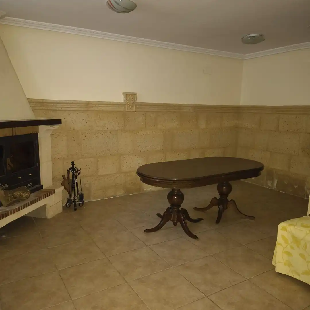 Casa o xalet en venda en Linares amb Piscina