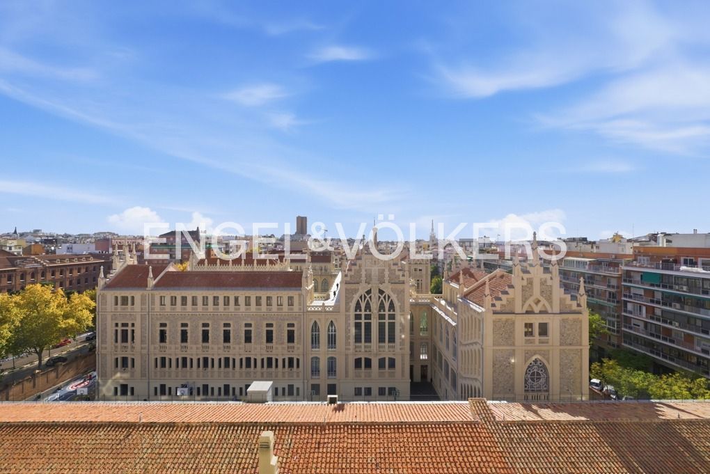 Exterior view of Apartment for sale in  Madrid Capital  with Air Conditioner, Heating and Terrace