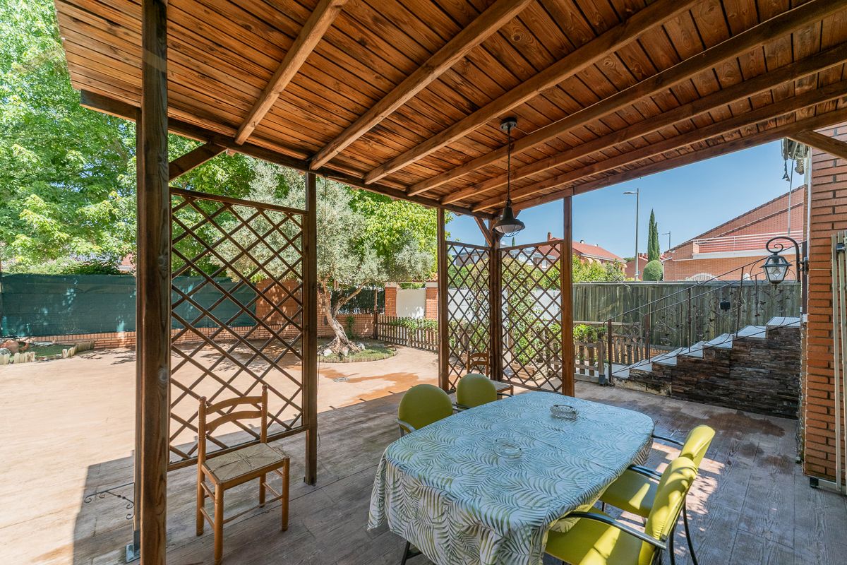 Terrassa de Casa o xalet en venda en Móstoles amb Aire condicionat, Calefacció i Jardí privat