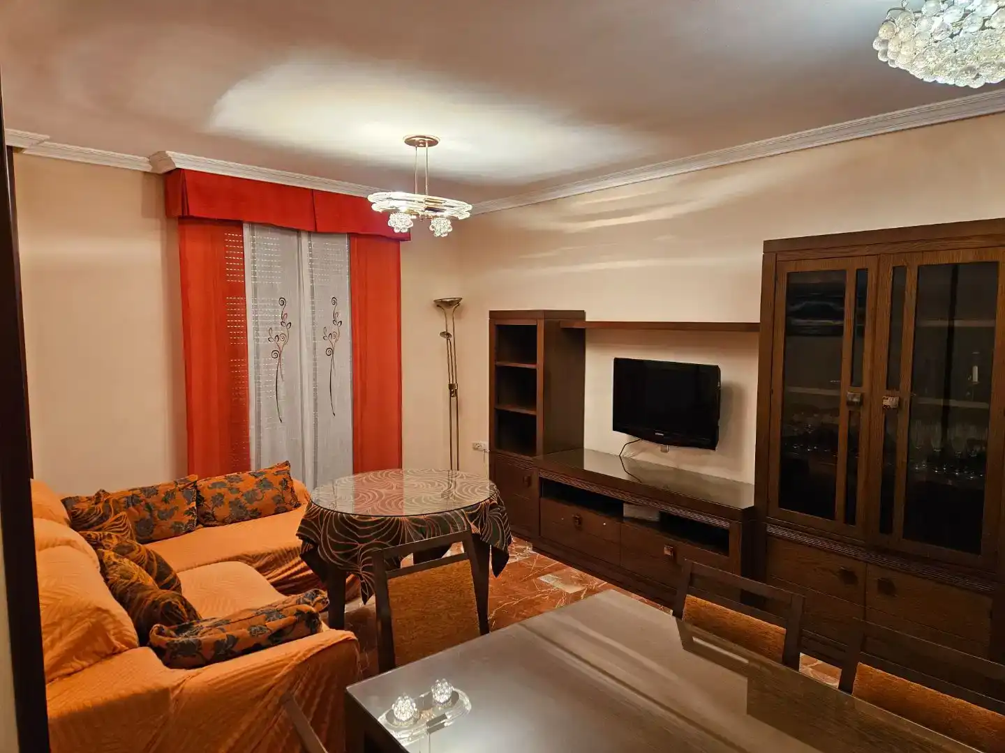 Wohnzimmer von Wohnung zur Miete in  Jaén Capital mit Klimaanlage und Balkon