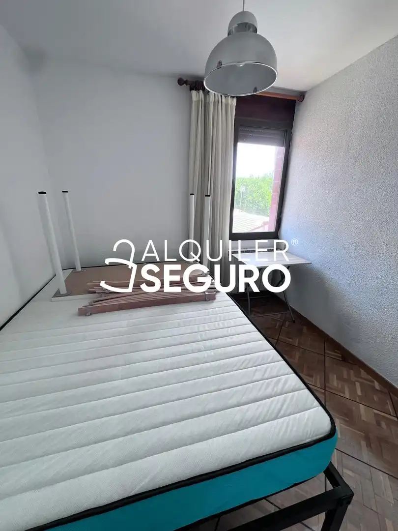 Habitación de Piso de alquiler en Madrid con Aire acondicionado, Calefacción y Amueblado