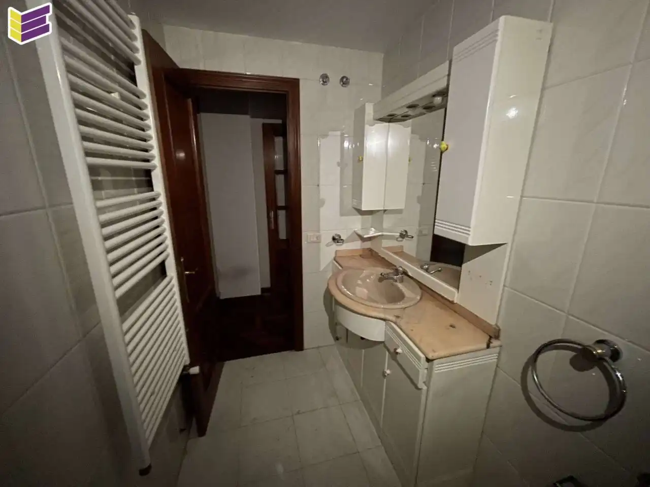Bathroom of Flat for sale in Vigo   with Heating, Parquet flooring and Terrace
