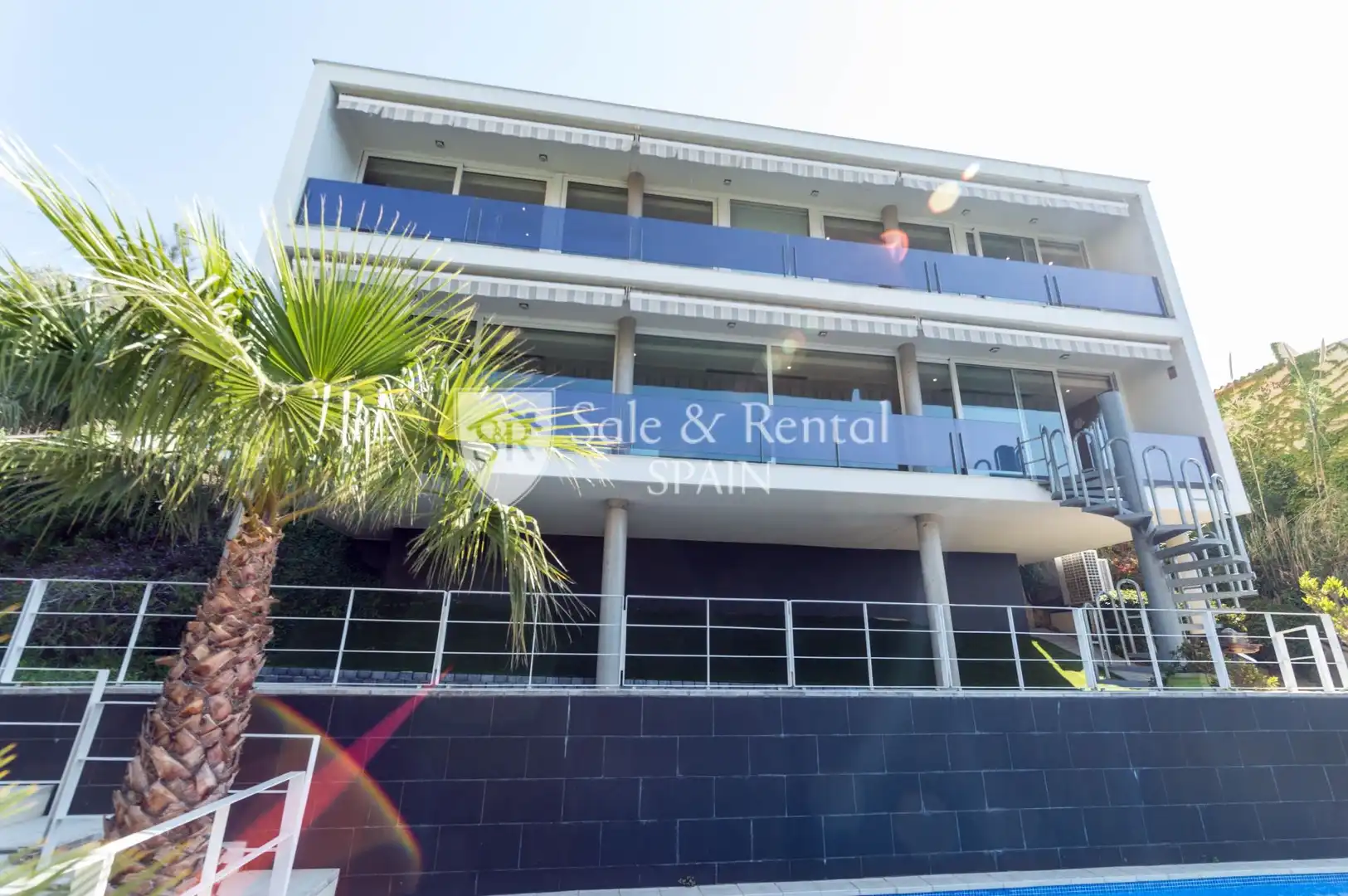 Vista exterior de Casa o xalet en venda en Lloret de Mar amb Aire condicionat, Jardí privat i Terrassa