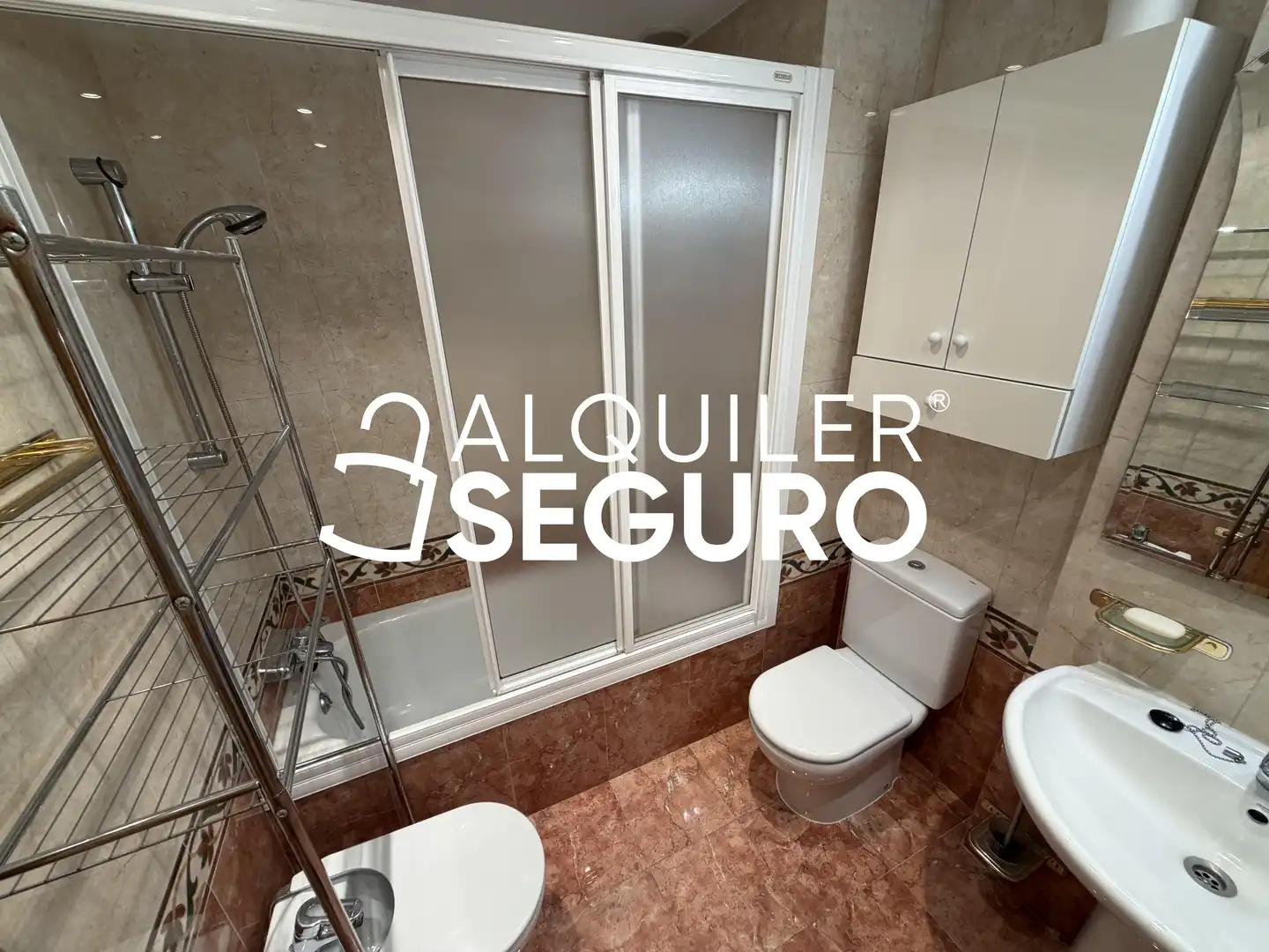 Bathroom of Flat for rent in Leganés  with Air Conditioner, Heating and Storage room