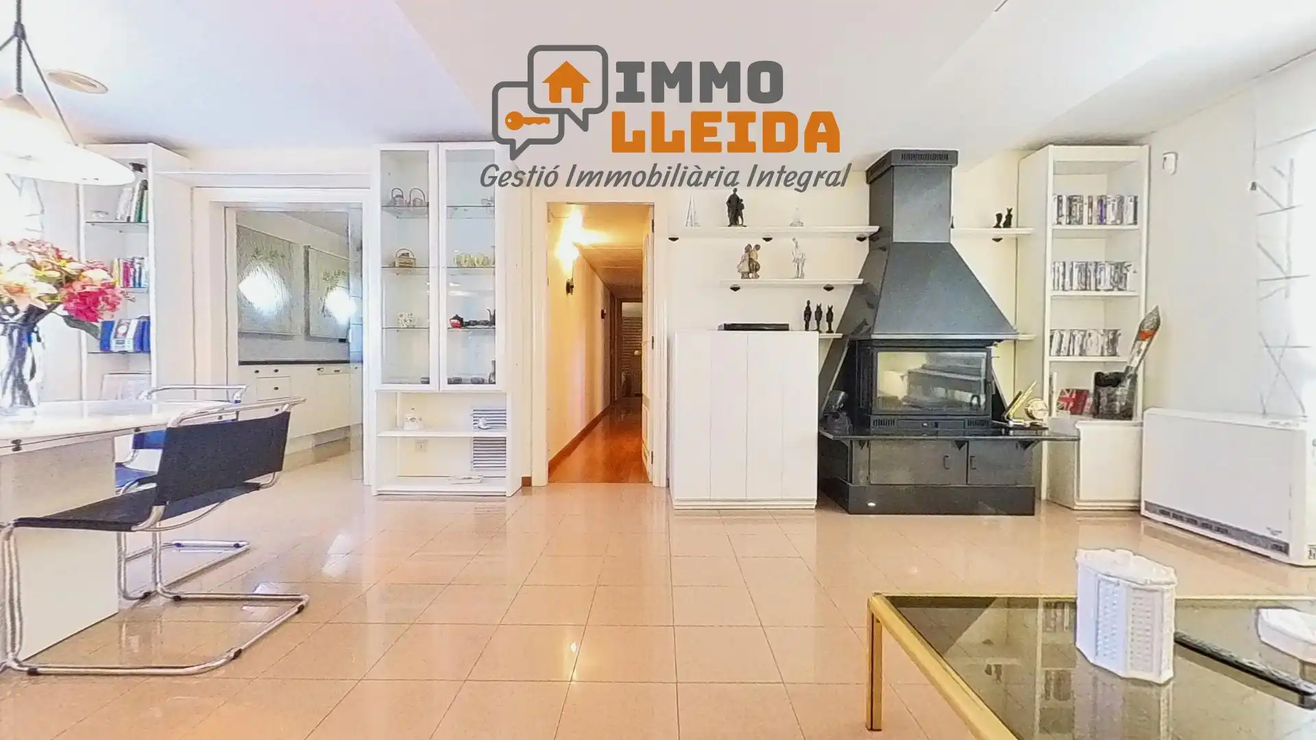 Vista exterior de Casa o xalet en venda en Tàrrega amb Calefacció, Terrassa i Moblat