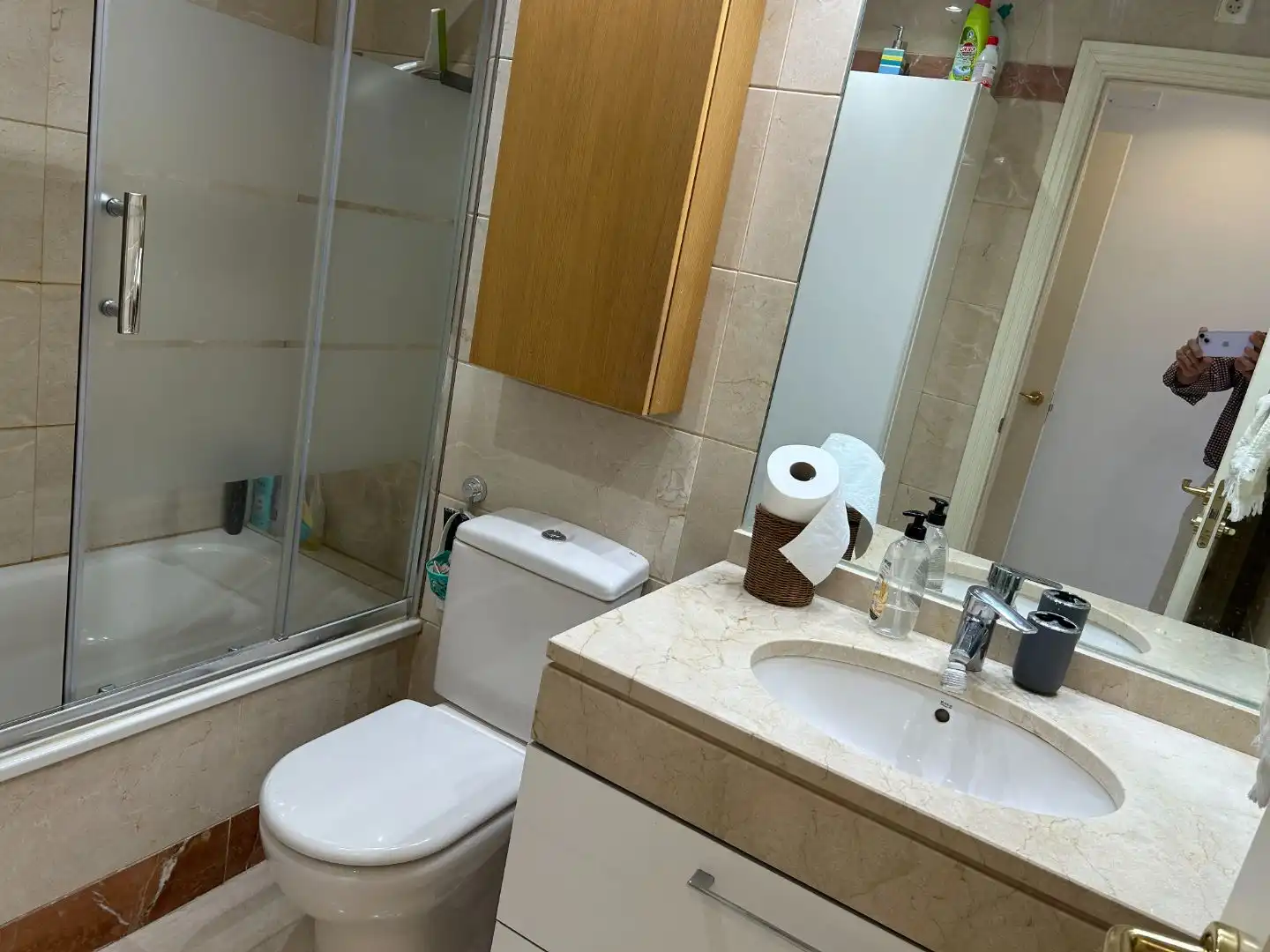 Baño de Piso de alquiler en Mijas con Aire acondicionado y Terraza