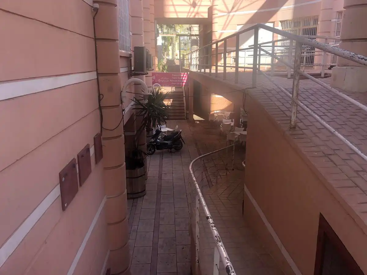 Local comercial en venta en Paseo de los Sauces, imagen 8