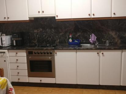 Kitchen of Flat for sale in Santiago de Compostela 