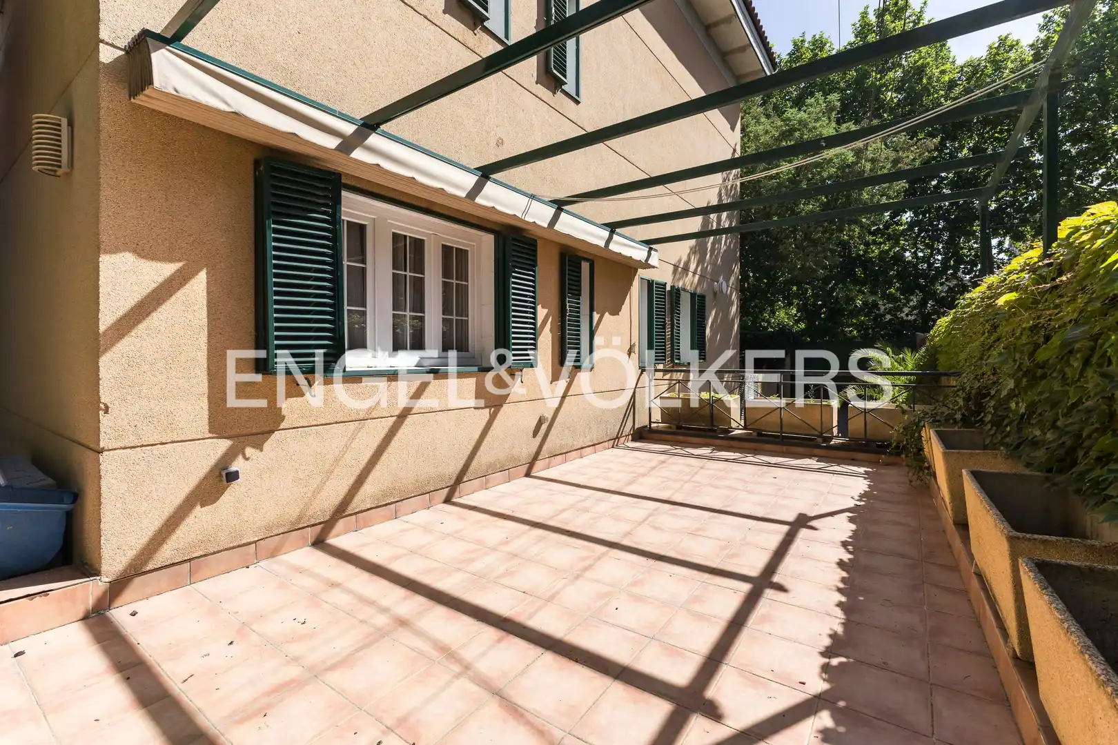 Terraza de Casa o chalet en venta en Madrid con Aire acondicionado, Calefacción y Jardín privado