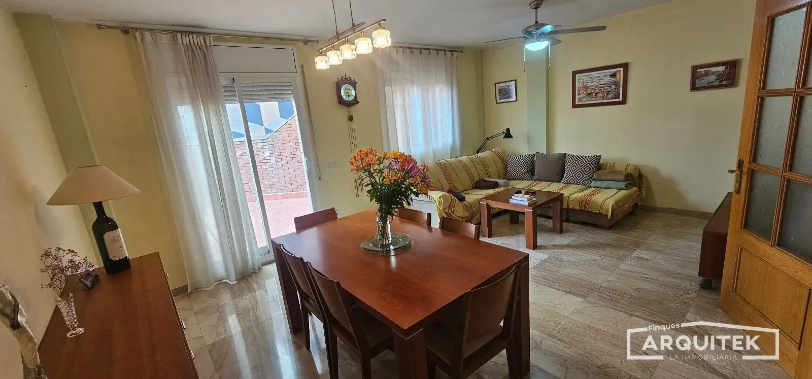 Sala de estar de Casa adosada en venta en Torrefarrera con Aire acondicionado, Calefacción y Jardín privado
