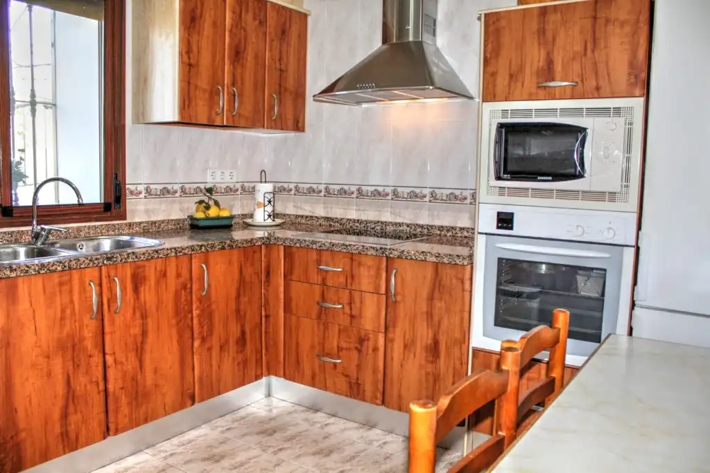 Cocina de Finca rústica en venta en Benamargosa con Aire acondicionado, Jardín privado y Terraza