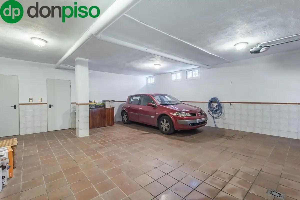 Casa adosada en venta en Granada con Calefacción, Jardín privado y Terraza