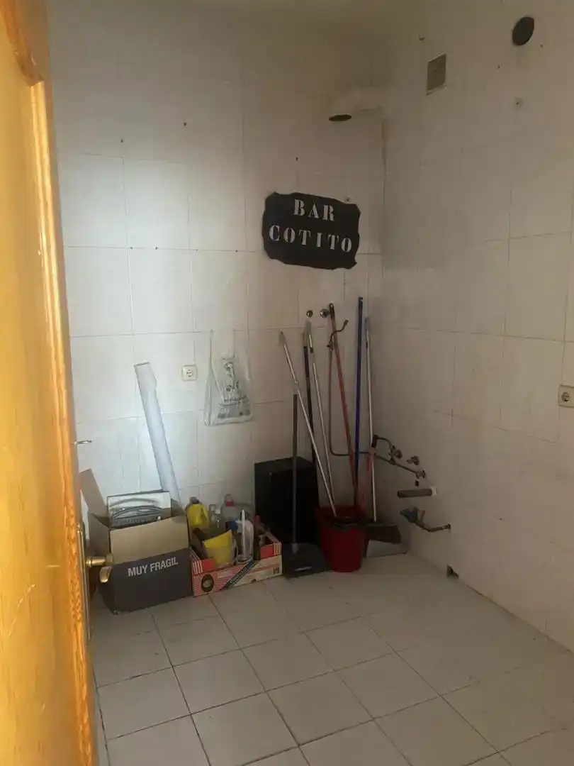 Local en venta en Madrigal de las Altas Torres con Aire acondicionado