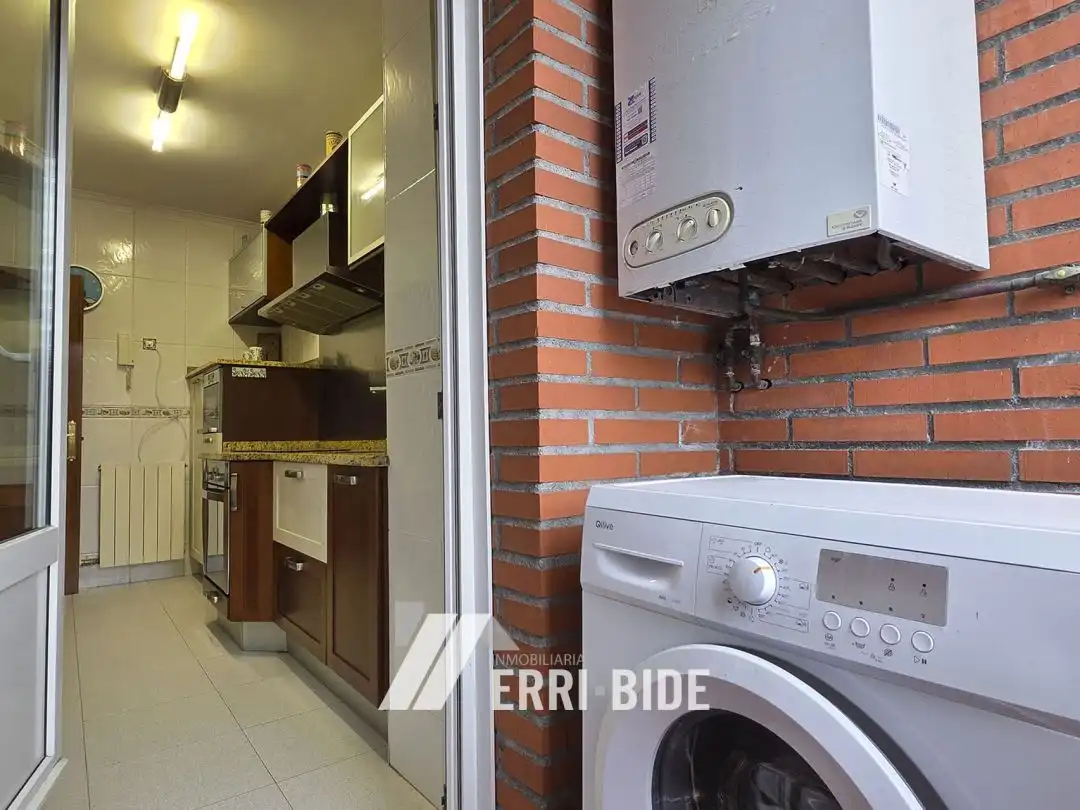 Cocina de Piso en venta en Mungia con Calefacción, Trastero y Balcón