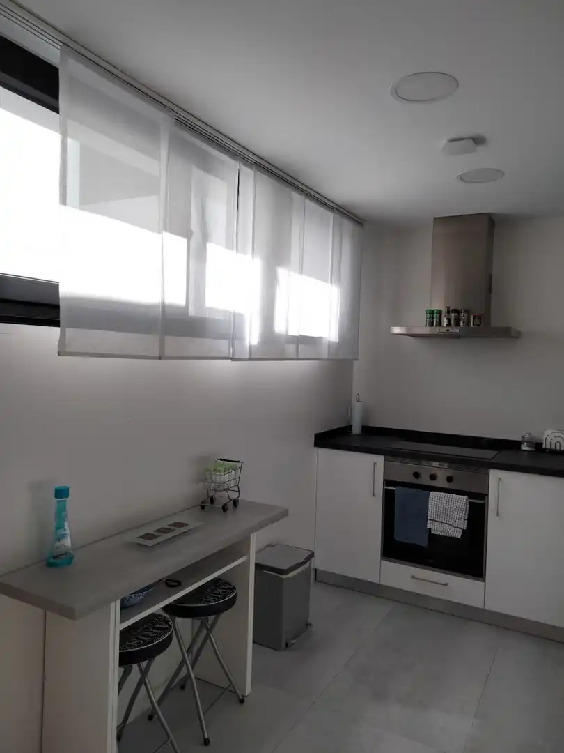 Cuina de Pis per a compartir en Villaviciosa de Odón amb Aire condicionat, Calefacció i Moblat