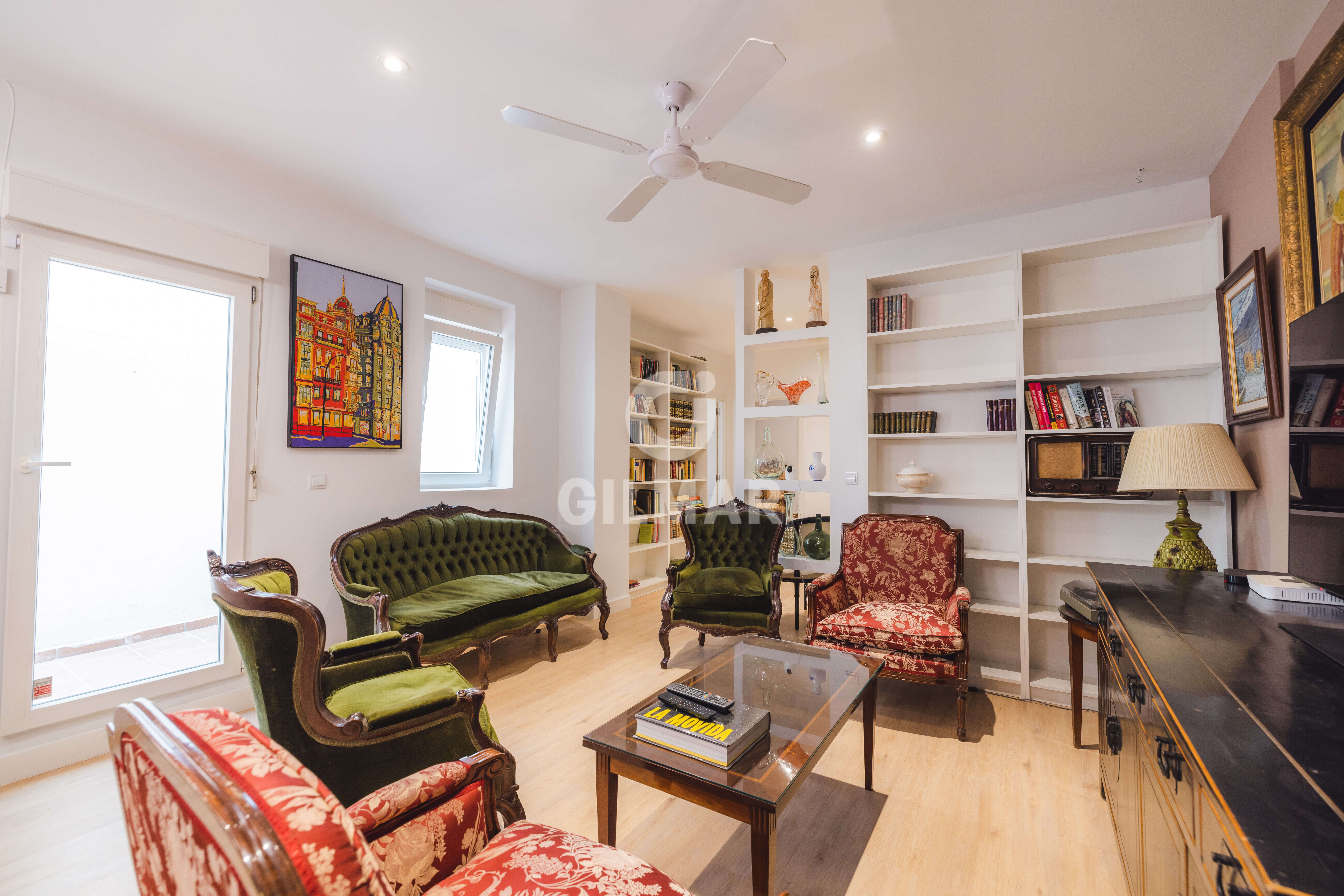 Living room of Flat for sale in  Madrid Capital  with Terrace