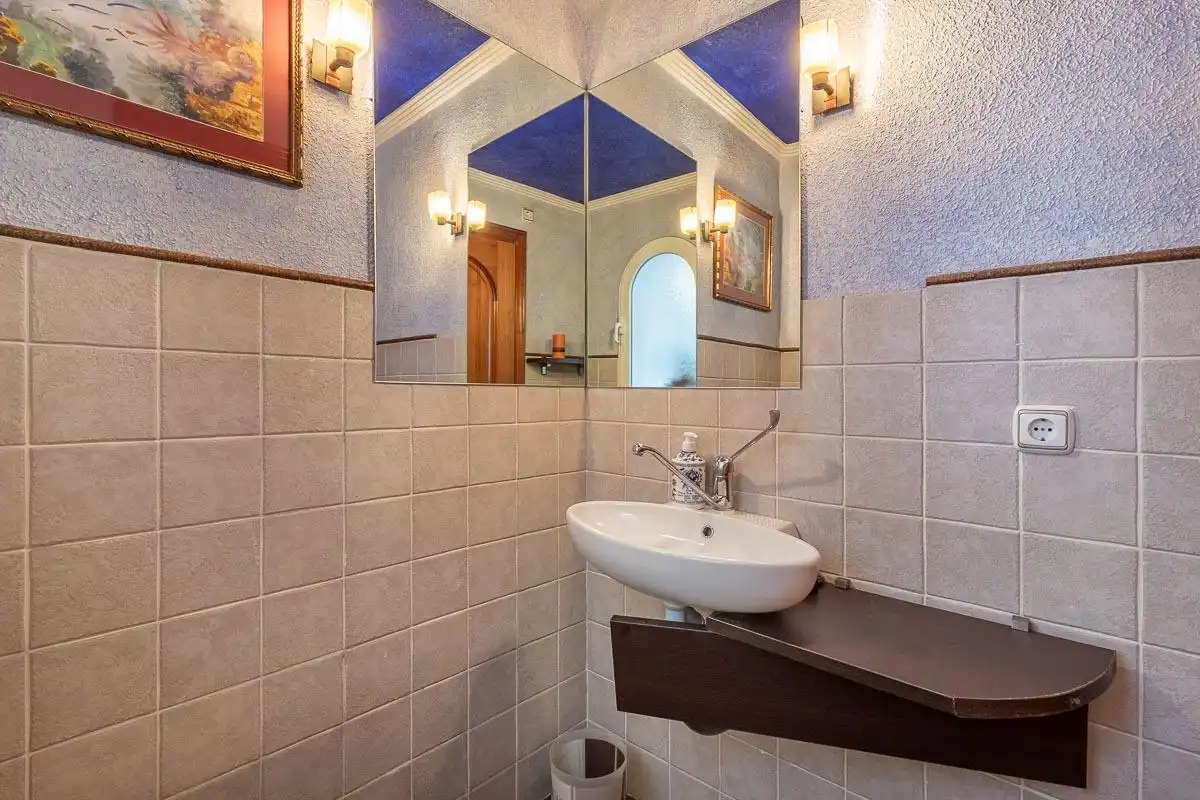 Baño de Casa o chalet en venta en Almuñécar con Aire acondicionado, Calefacción y Jardín privado