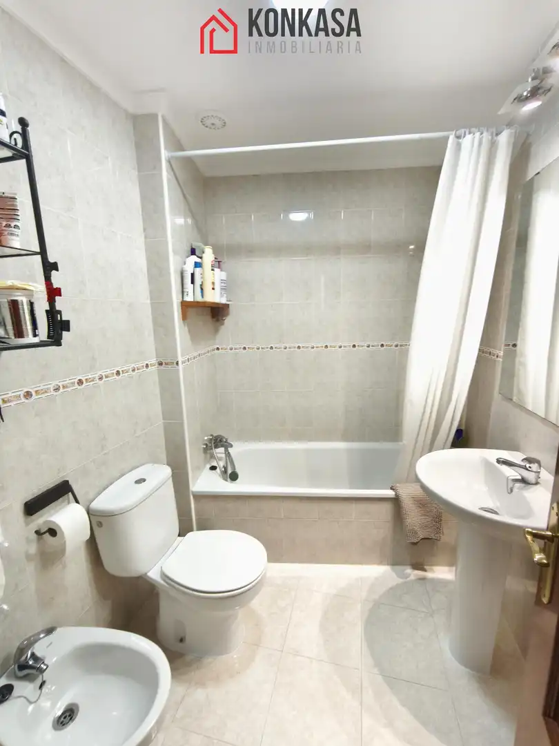 Badezimmer von Haus oder Chalet zum Verkauf in Arcos de la Frontera mit Klimaanlage, Terrasse und Abstellraum