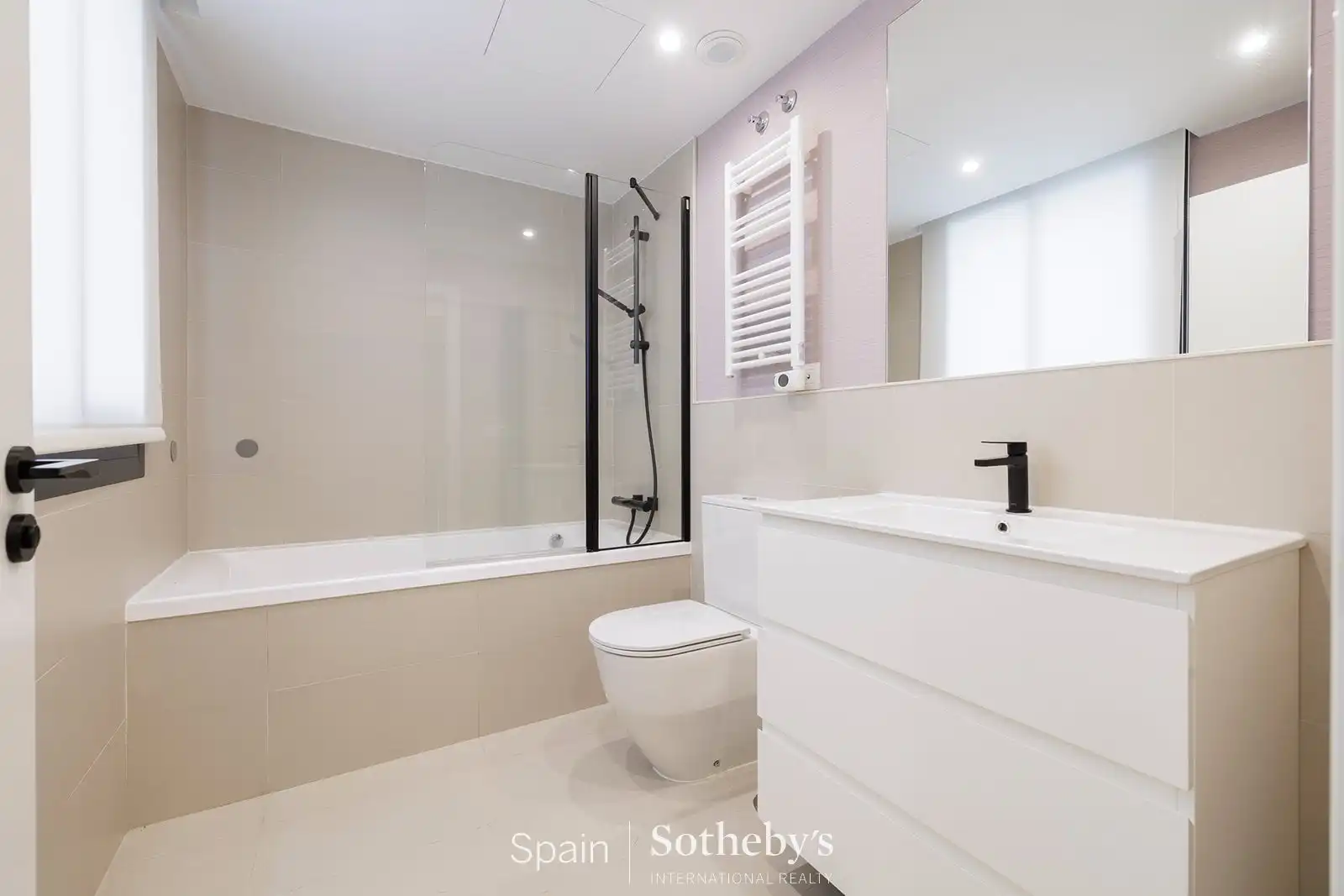 Baño de Casa adosada en venta en Pontevedra Capital  con Aire acondicionado, Jardín privado y Terraza