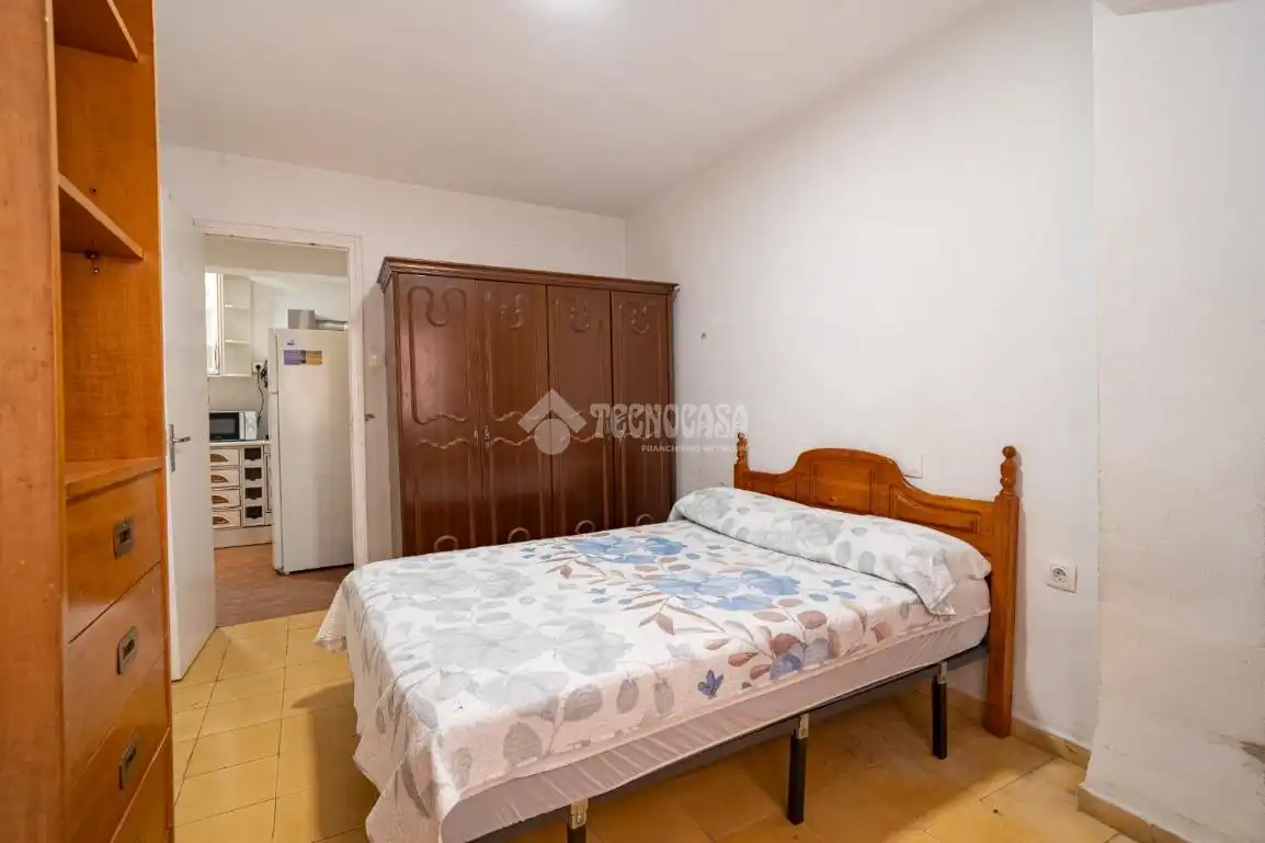 Dormitori de Pis en venda en Granada