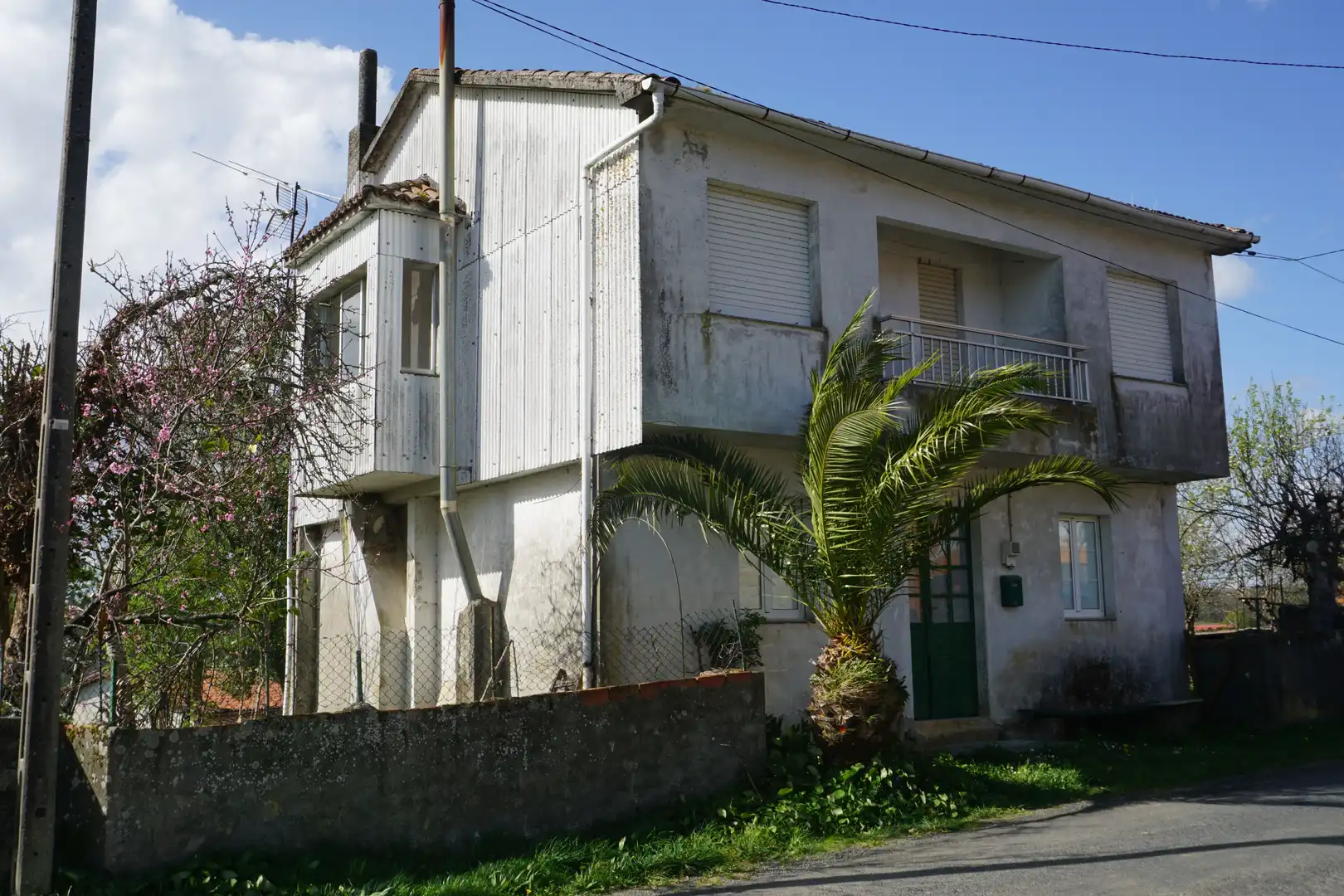 Vista exterior de Casa o xalet en venda en Melide amb Jardí privat