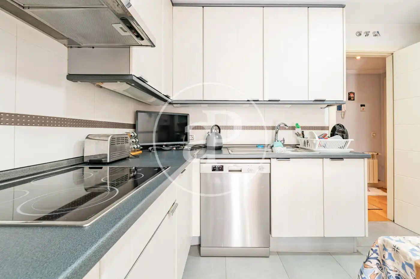Kitchen of Flat for sale in Madrid  with Heating, Private garden and Terrace