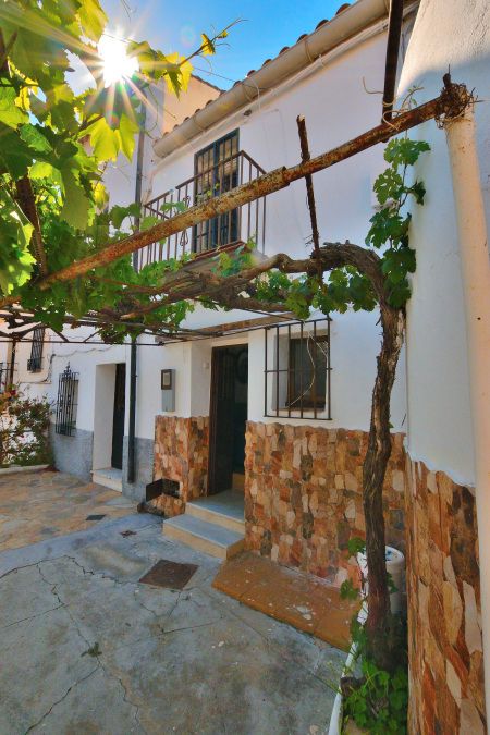 Vista exterior de Casa adosada en venta en Ronda con Terraza, Trastero y Balcón
