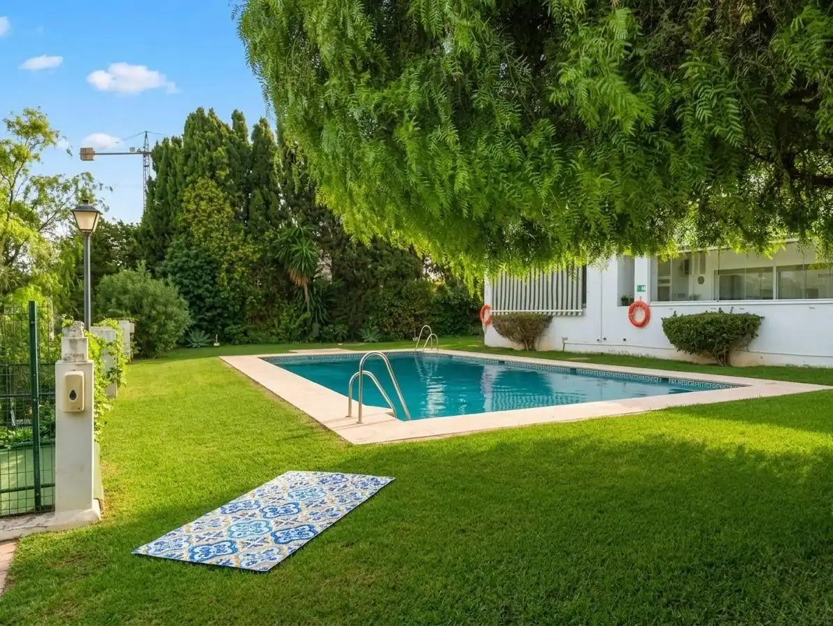 Schwimmbecken von Maisonette zum Verkauf in Torremolinos mit Privatgarten, Terrasse und Gemeinschaftspool