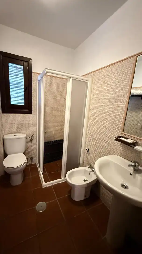 Badezimmer von Gebäude zum Verkauf in Almonaster la Real, Huelva