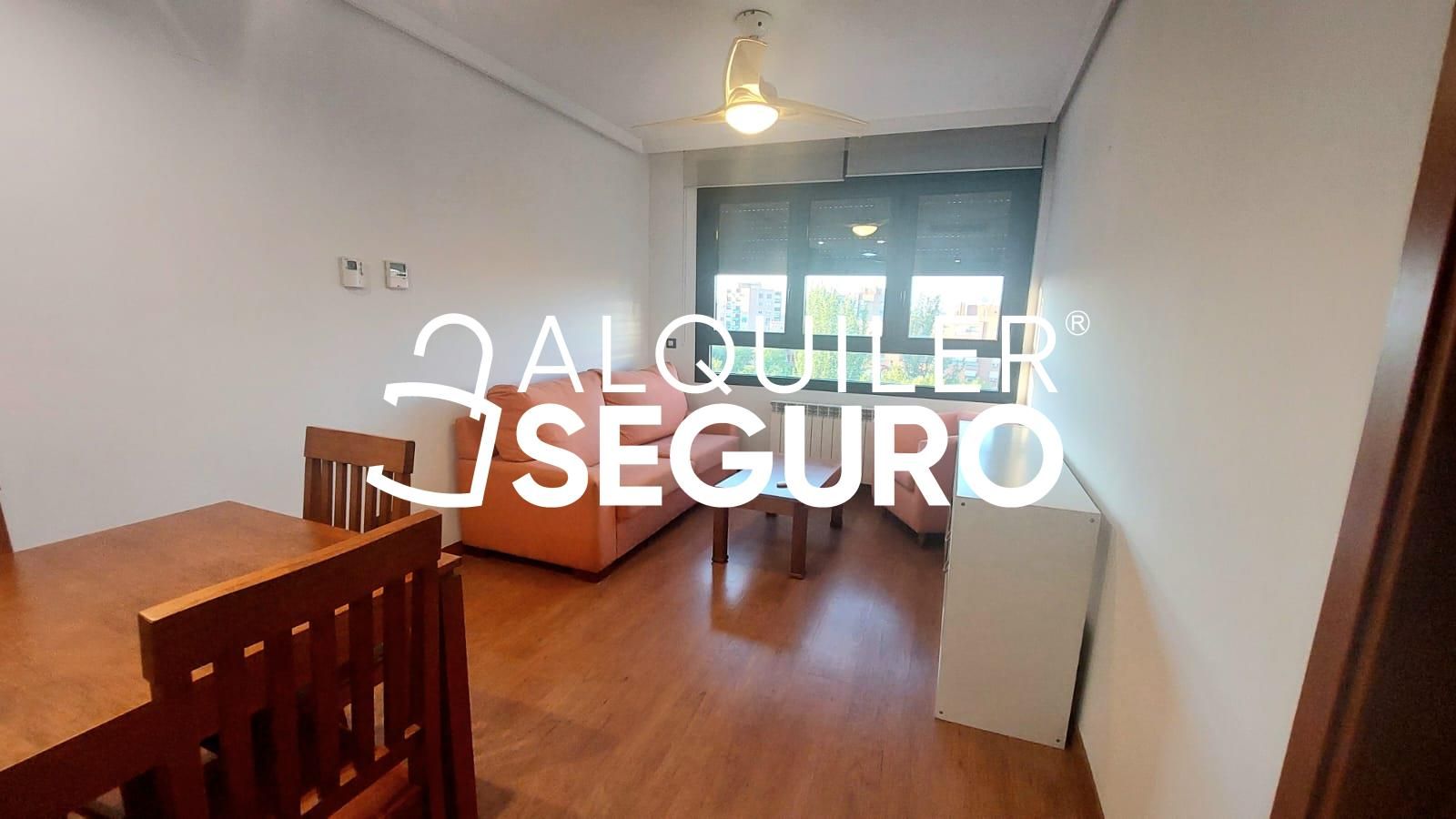 Flat to rent in de San Restituto, Valdezarza