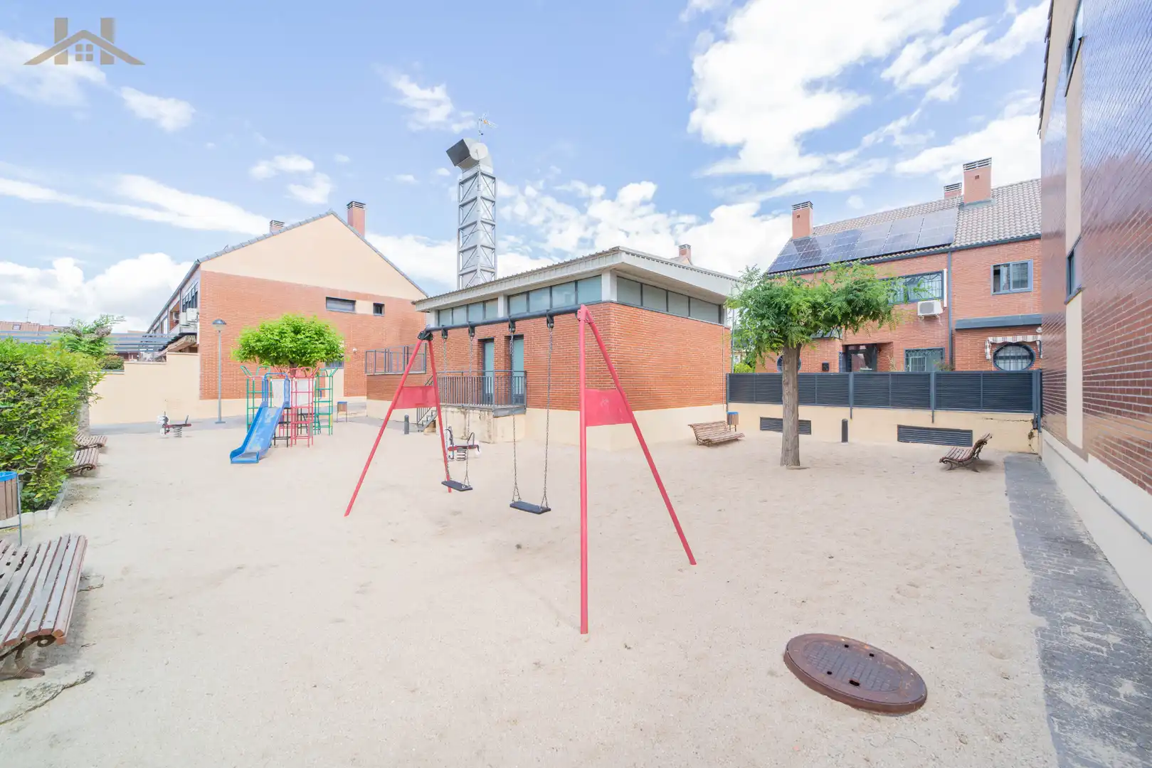Vista exterior de Casa adosada en venda en Valdemoro amb Aire condicionat, Calefacció i Jardí privat