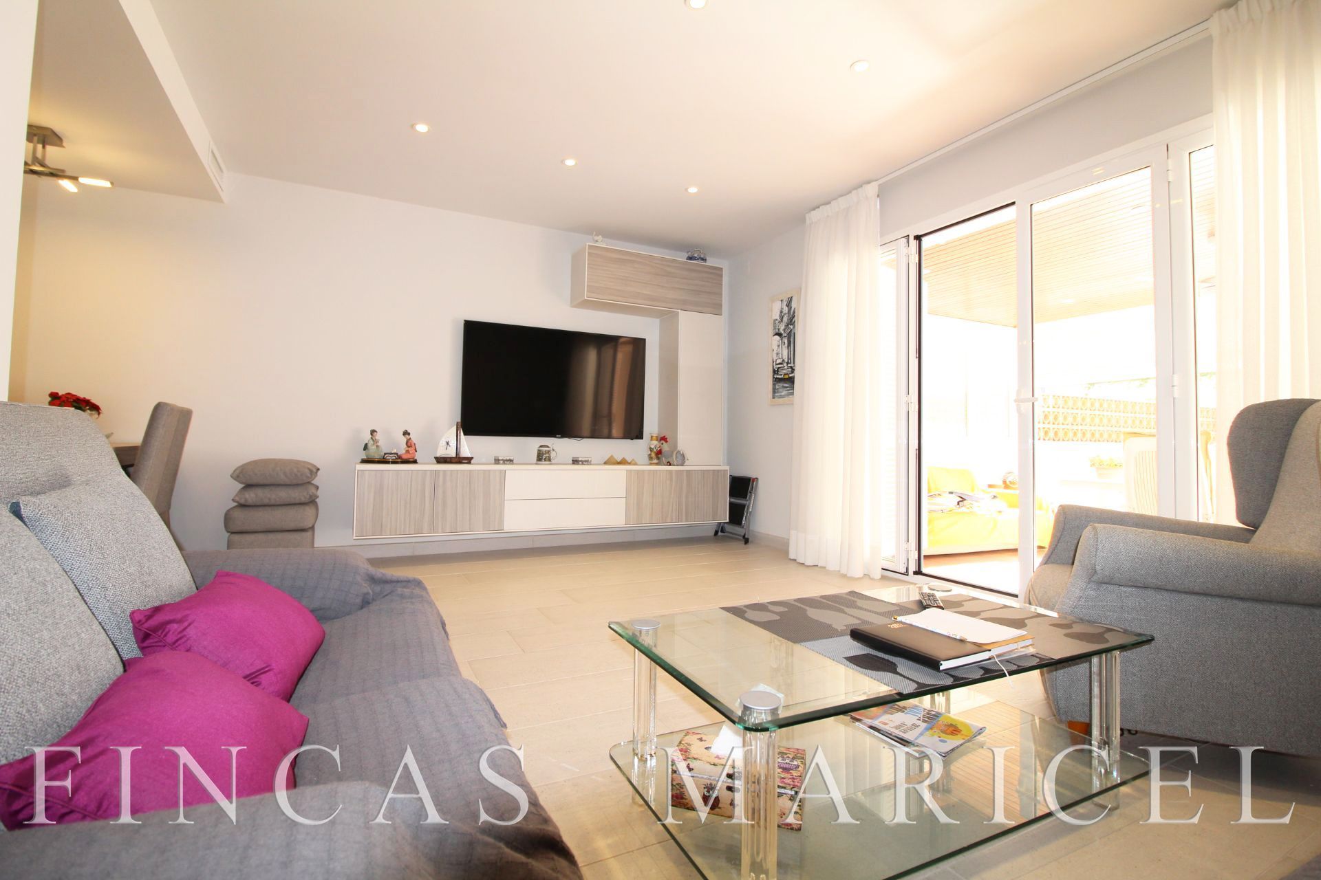 Sala de estar de Piso en venta en Sitges con Aire acondicionado, Calefacción y Terraza