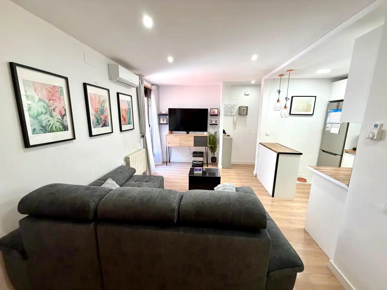 Living room of Attic for sale in Barcelona  with Air Conditioner, Heating and Parquet flooring