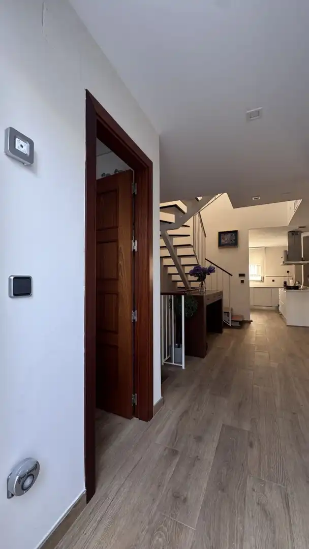 Houses for sale in Sevilla  with Air Conditioner, Terrace and Storage room