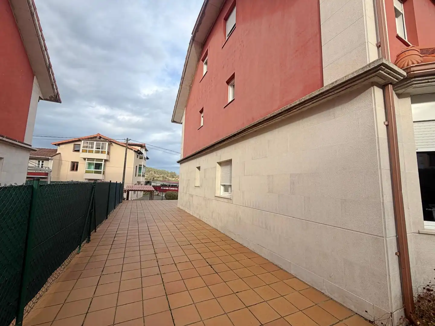 Vista exterior de Casa adosada en venda en Piélagos amb Calefacció, Jardí privat i Parquet