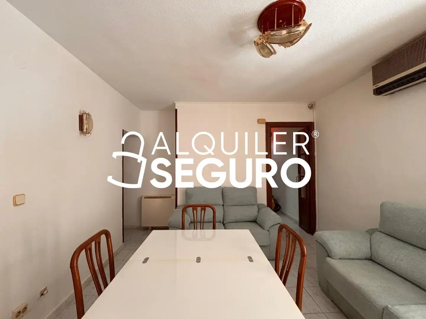 Living room of Flat for rent in Madrid  with Air Conditioner, Heating and Furnished