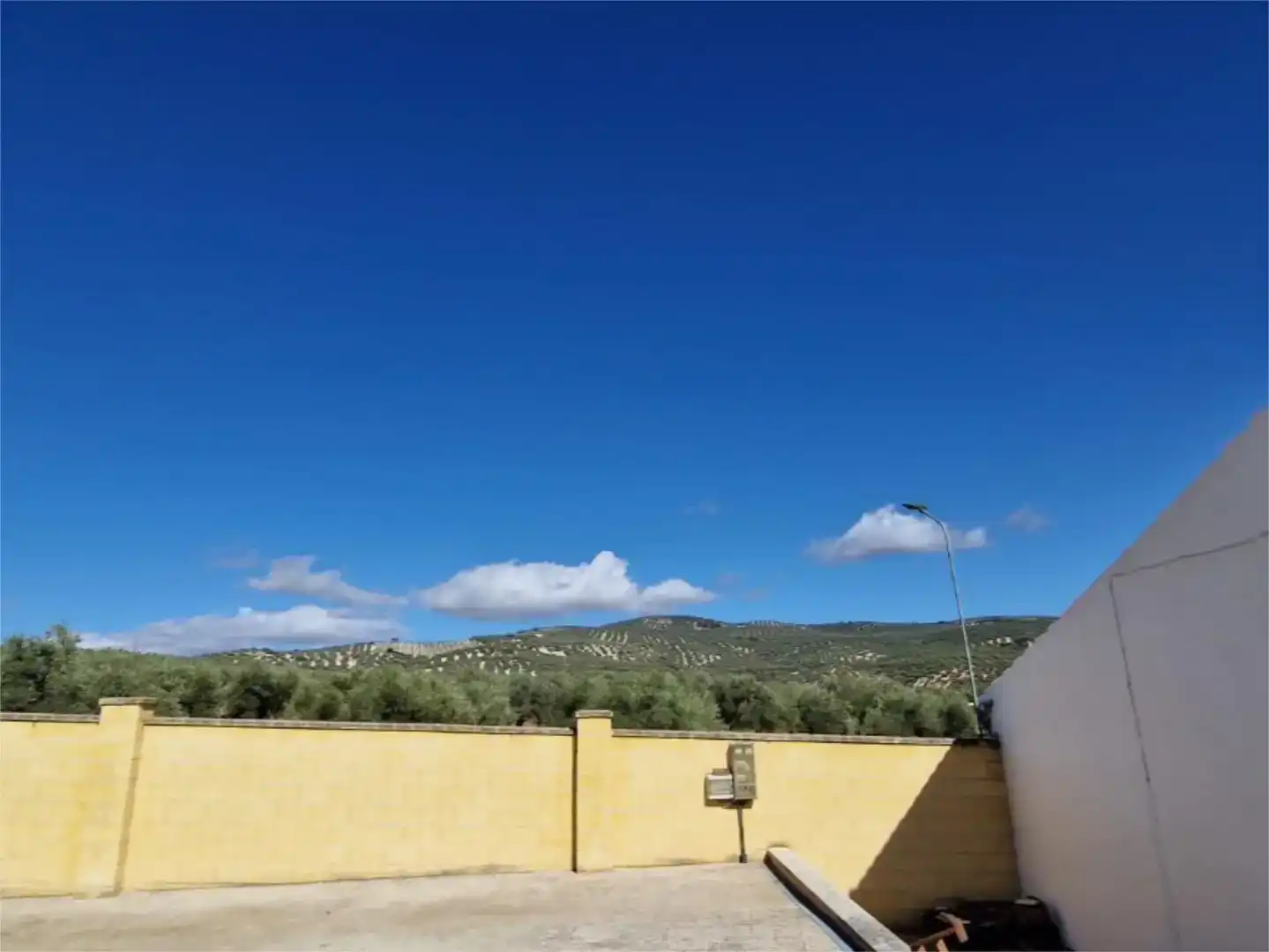 Vista exterior de Pis en venda en Villanueva de Algaidas amb Jardí privat, Piscina i Moblat
