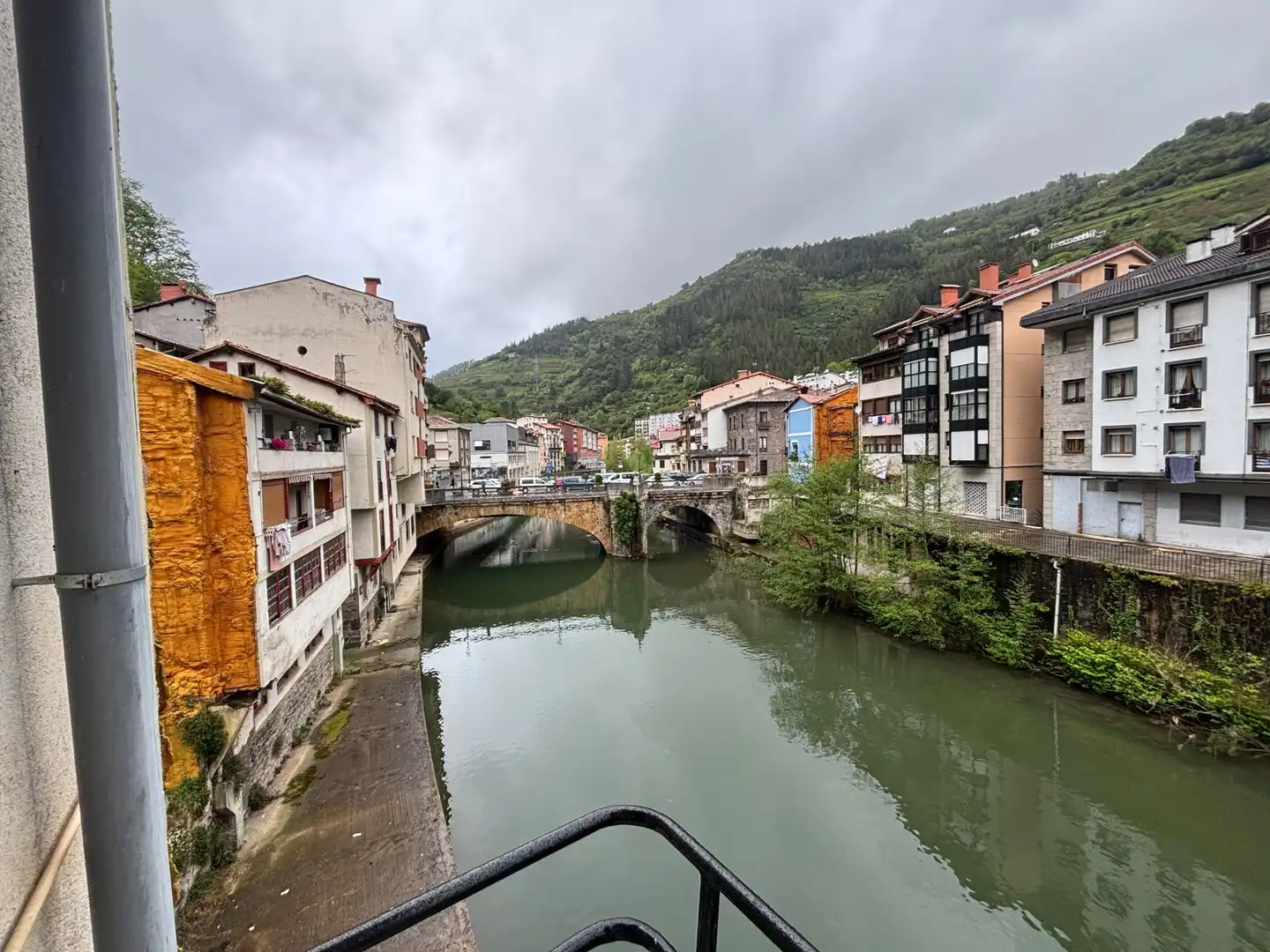 Vista exterior de Piso en venta en Soraluze / Plasencia de las Armas con Calefacción y Amueblado