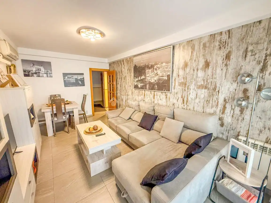 Living room of Flat for sale in Parla  with Air Conditioner, Heating and Terrace
