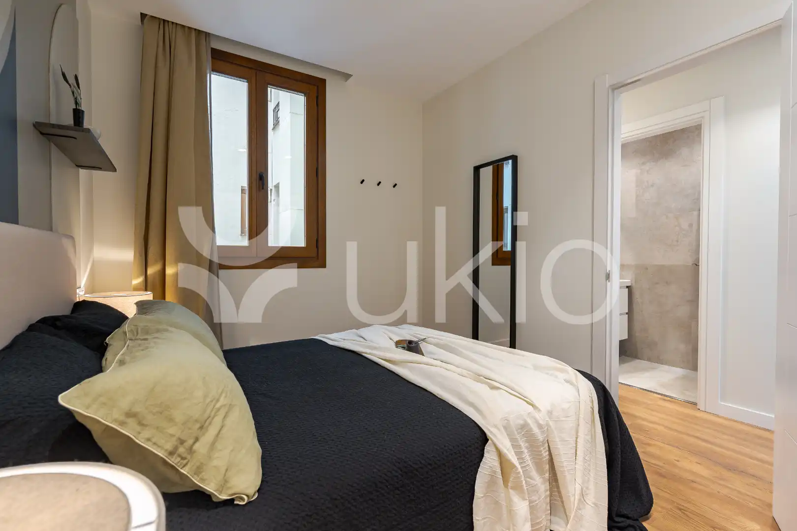 Schlafzimmer von Wohnungen zur Miete in Madrid mit Klimaanlage, Heizung und Terrasse