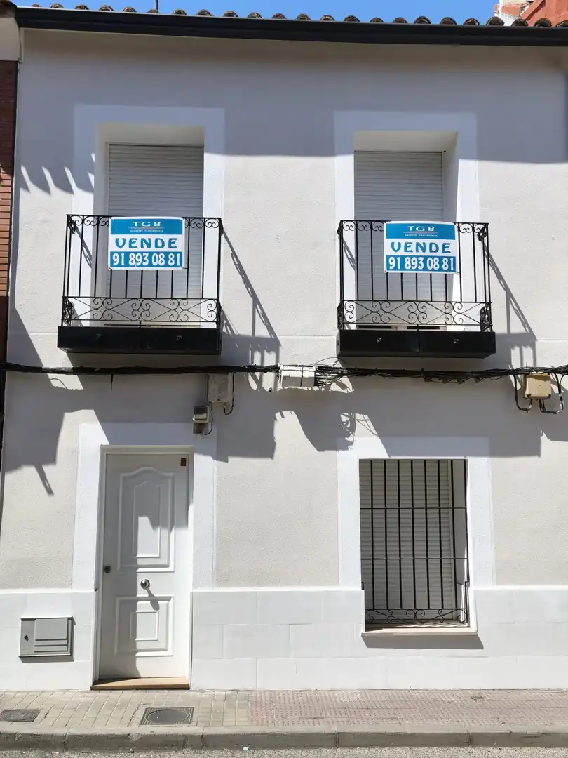 Vista exterior de Casa o xalet en venda en Ciempozuelos amb Aire condicionat, Calefacció i Jardí privat