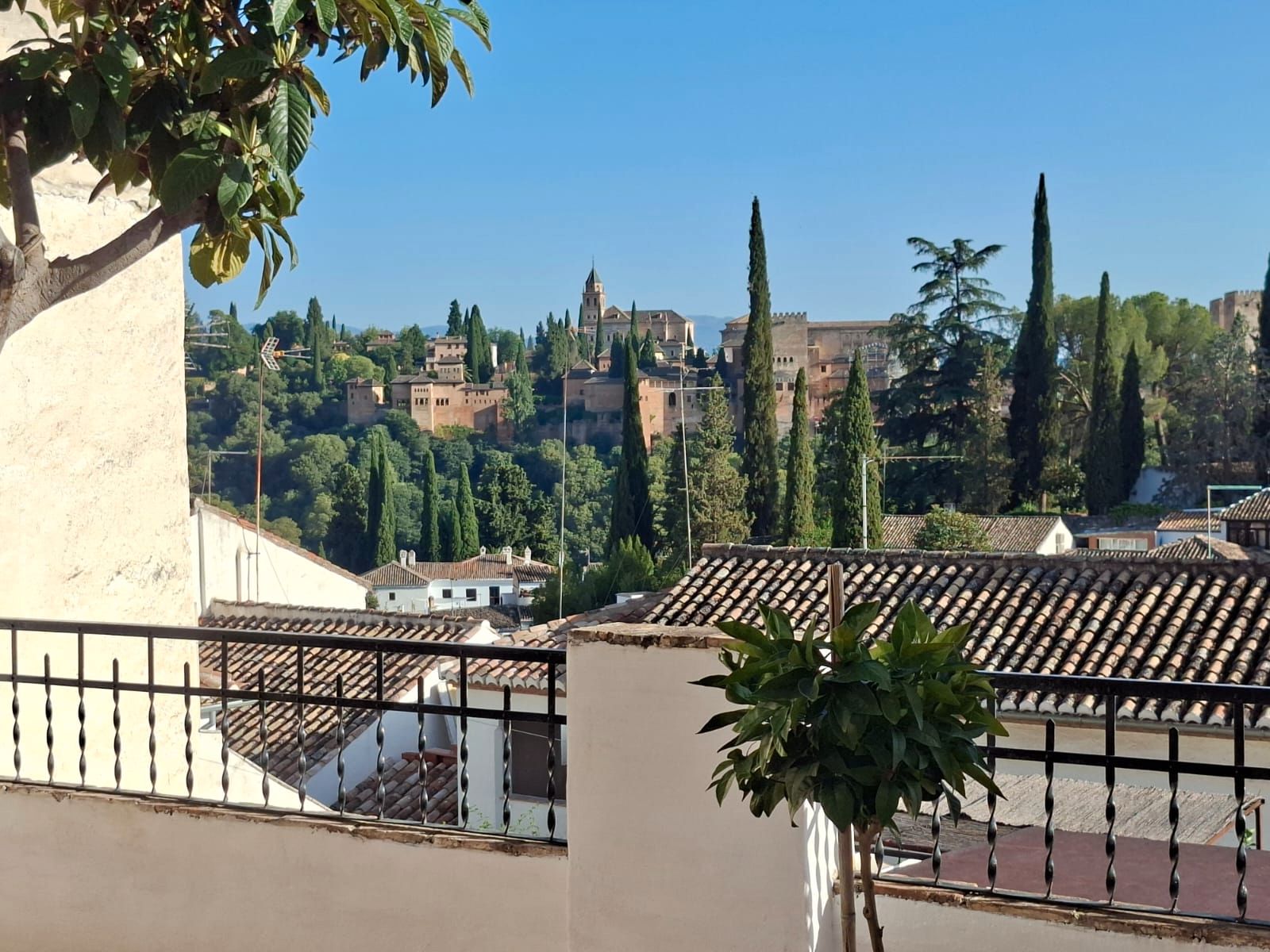 Vista exterior de Casa o xalet de lloguer en  Granada Capital amb Aire condicionat, Calefacció i Terrassa
