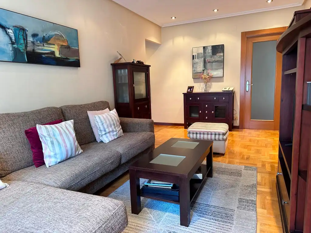 Sala de estar de Piso en venta en Gijón  con Calefacción, Parquet y Horno