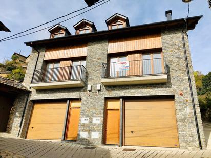 Vista exterior de Casa o xalet en venda en Sort amb Terrassa i Balcó